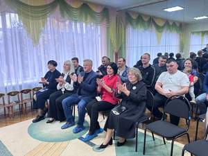 Мероприятие, наполненное искренностью, смехом и той самой семейной теплотой, которая согревает даже в самый хмурый осенний день.